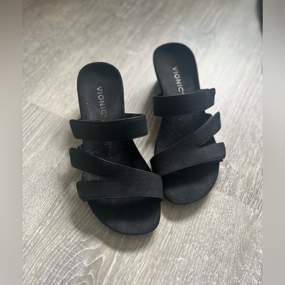 Vionic Deanna comfort wedge sandals 6.5